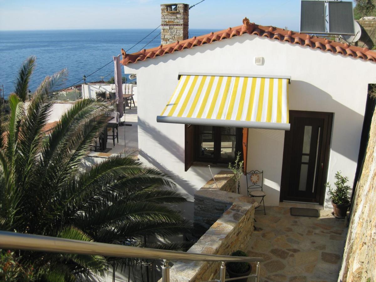 Astra-Ferienhaus Mit Grosser Dachterrasse Und Top-Ausstattung In Nas Armenisztísz Kültér fotó